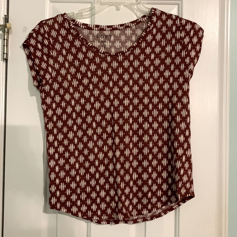Loft maroon tee, size small